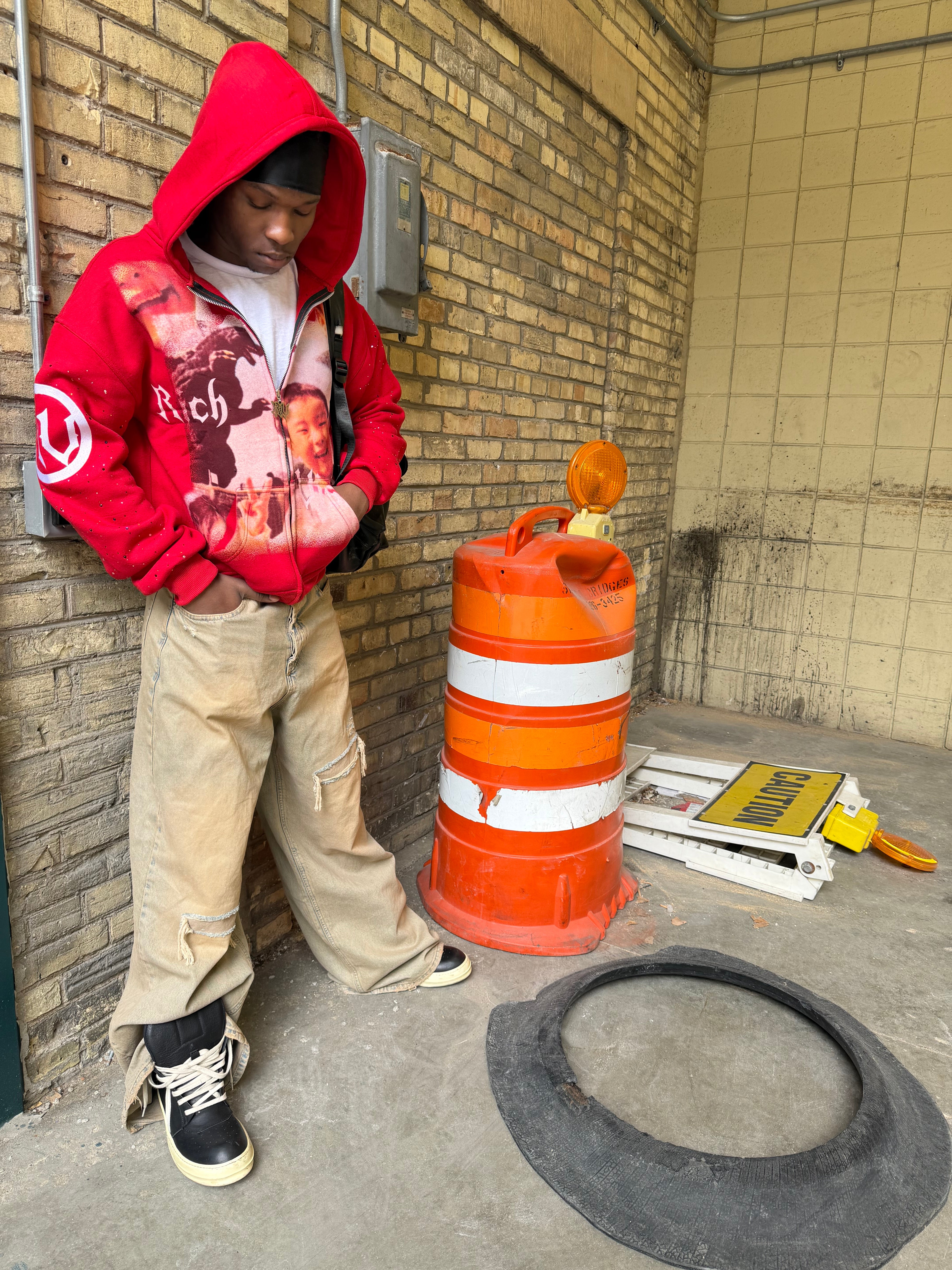 Rich Visitor “Adventure Collection” Red