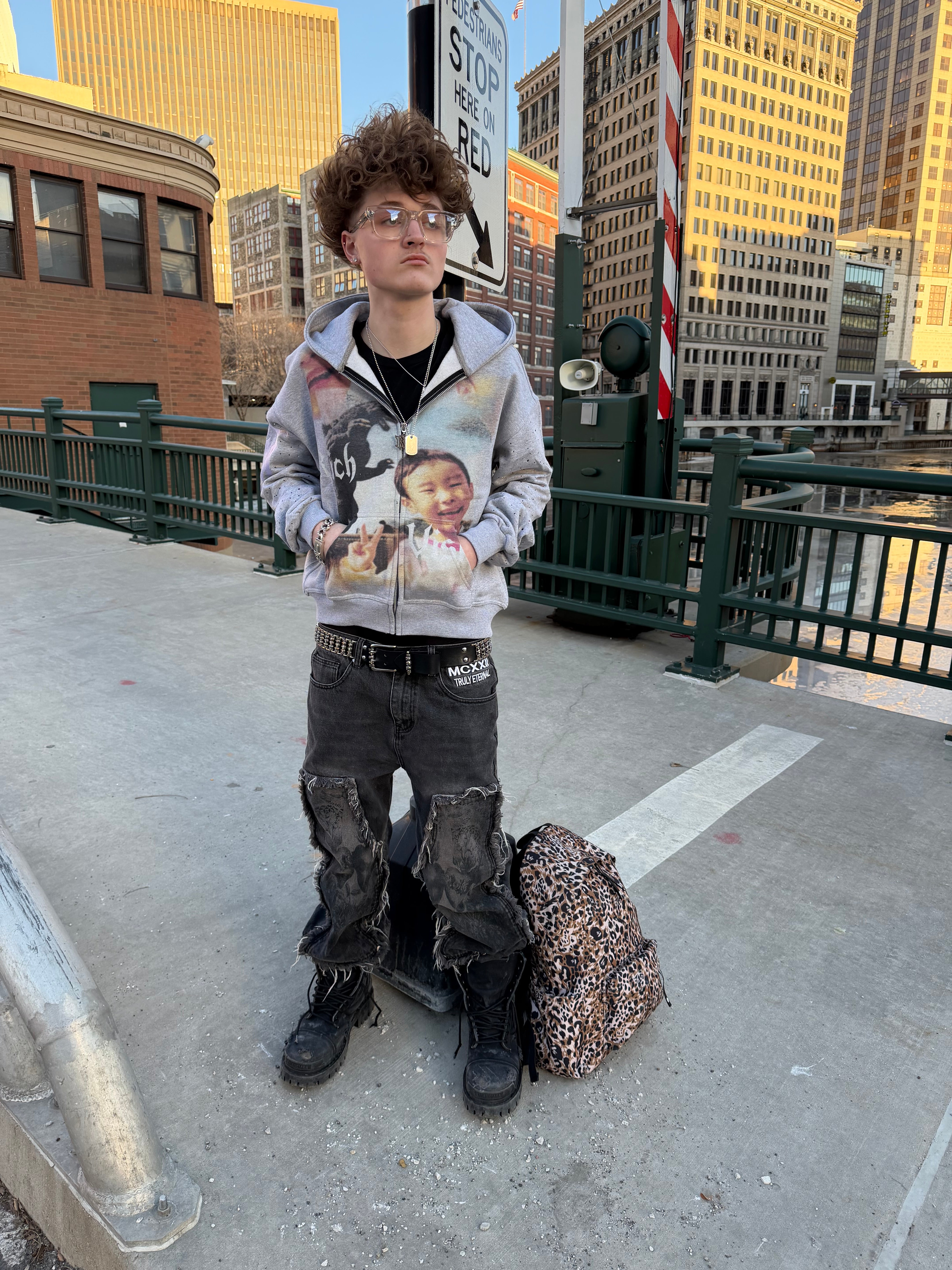 Rich Visitor “Adventure Collection” Grey