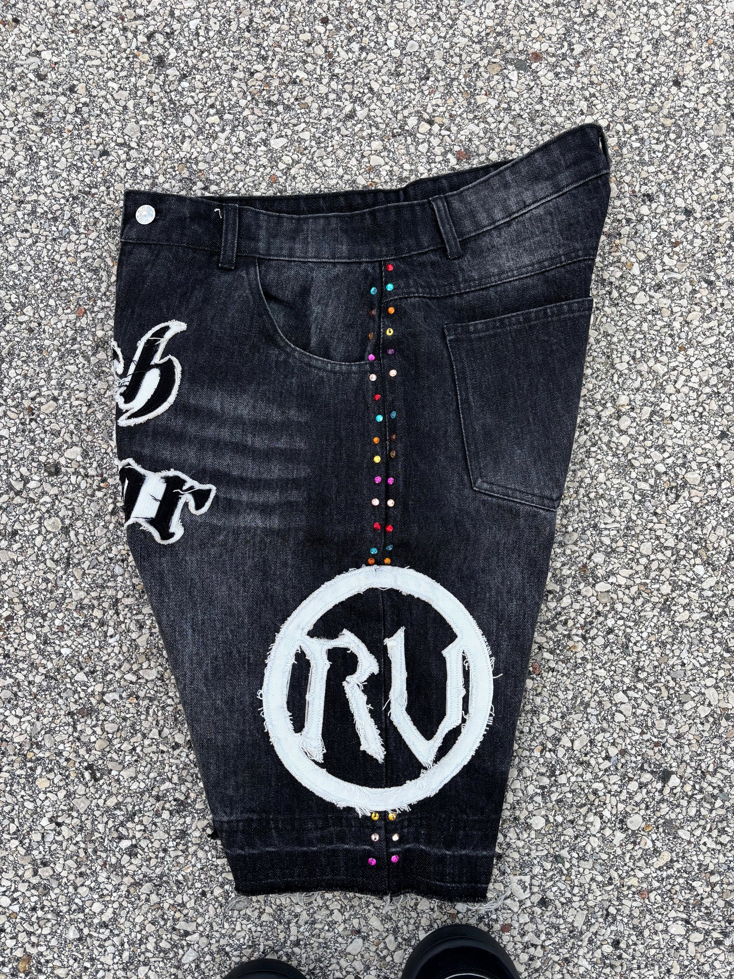 Rich Visitor Black Jorts
