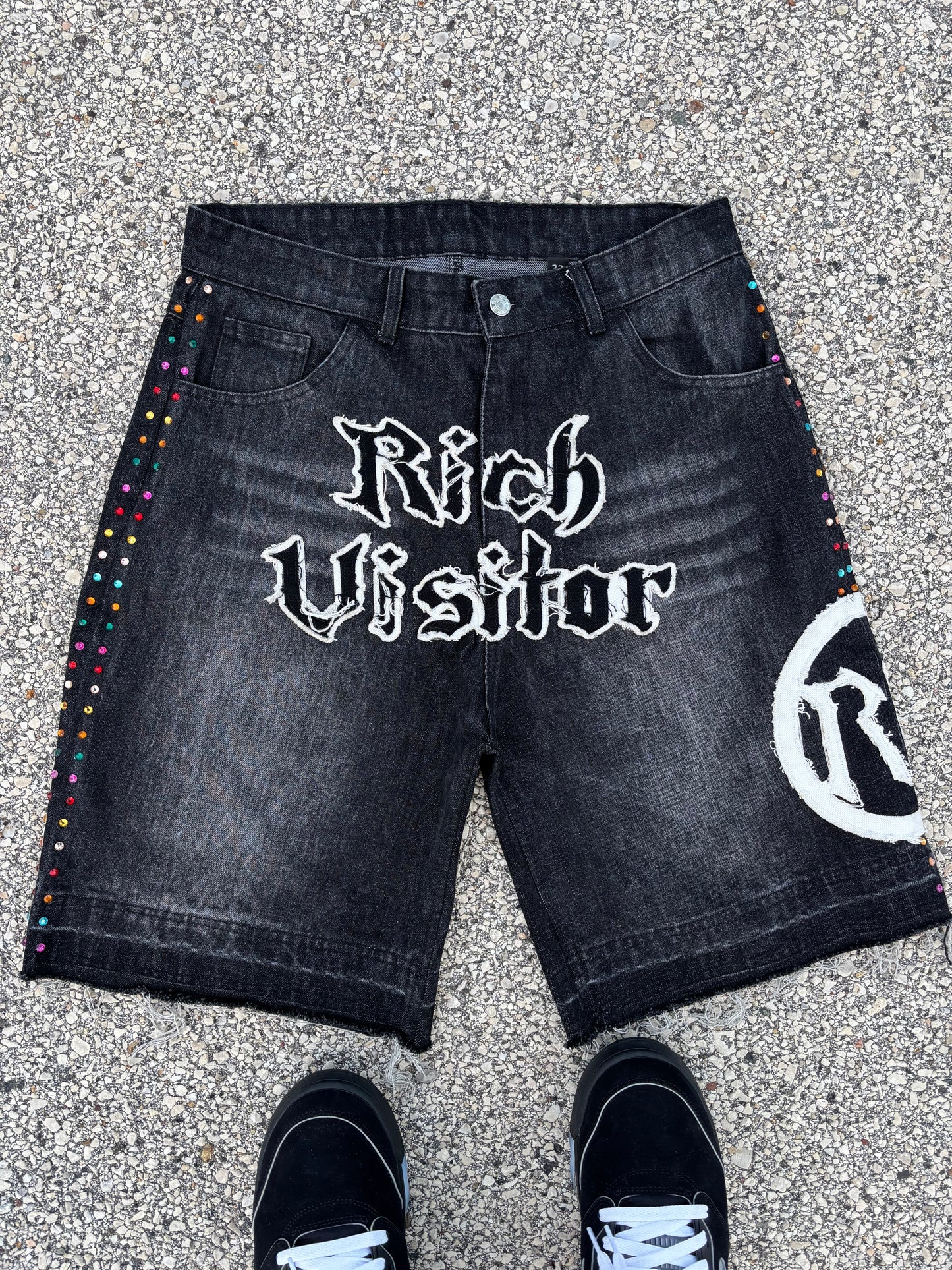 Rich Visitor Black Jorts