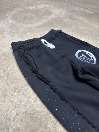 RV Distressed Diamond Sweats Black