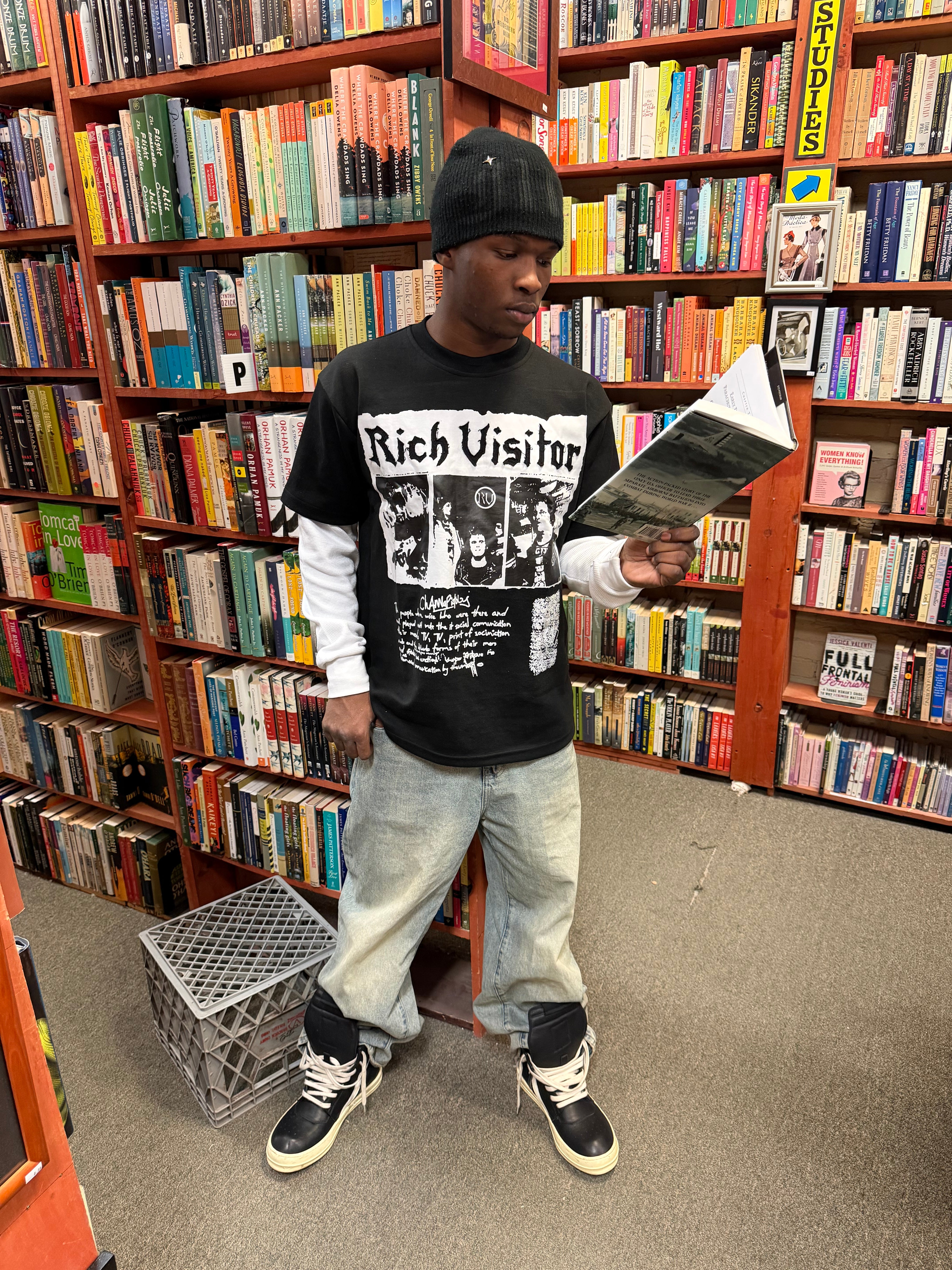 Rich Visitor Black Urban Alley Tee