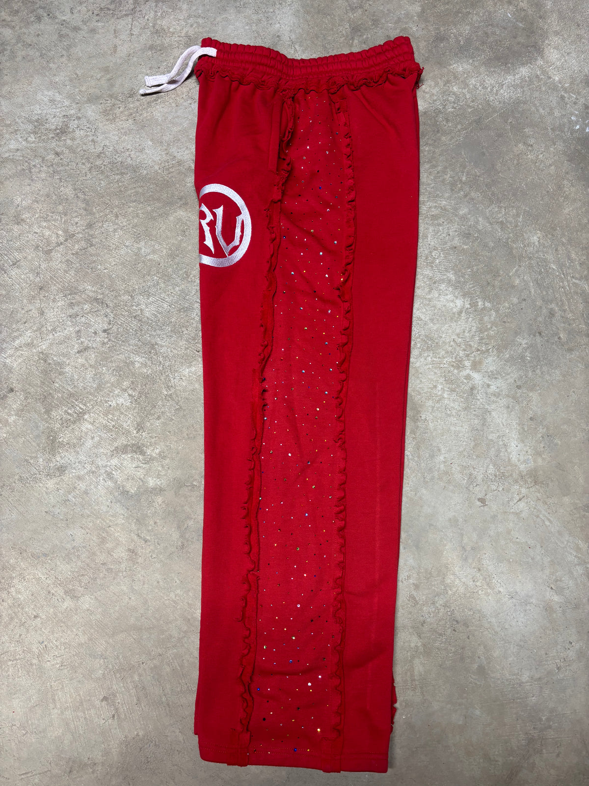 RV Distressed Diamond Sweats Red